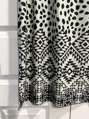 Black and White Geo-Print Midi Skirt with Drawstring Waist